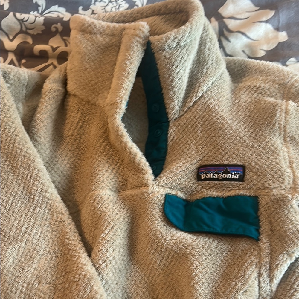 Patagonia Tan Fleece with Teal Trim